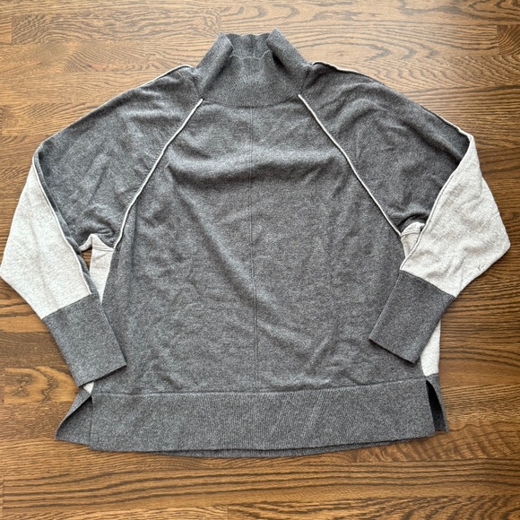 VINEYARD VINES Turtle neck Sweater Women's size LARGE two tone - Picture 1 of 6